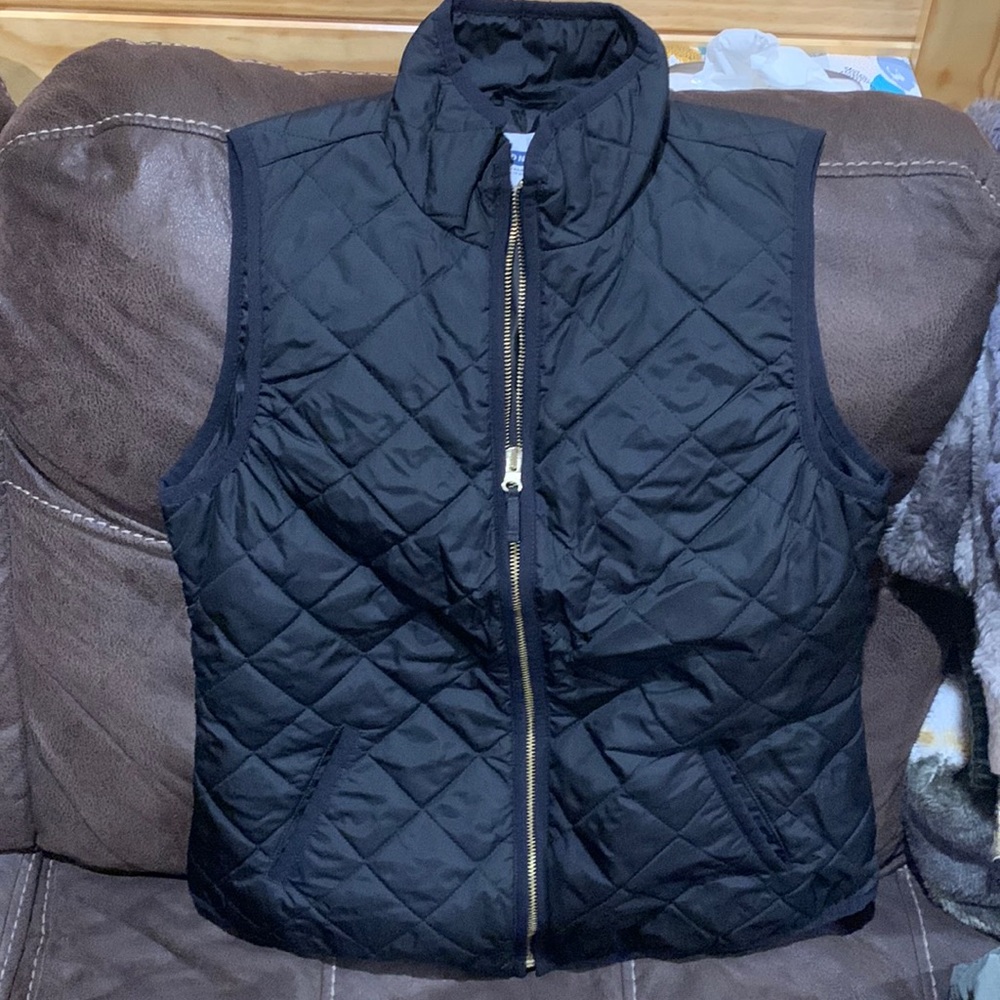 Old navy black puffer vest